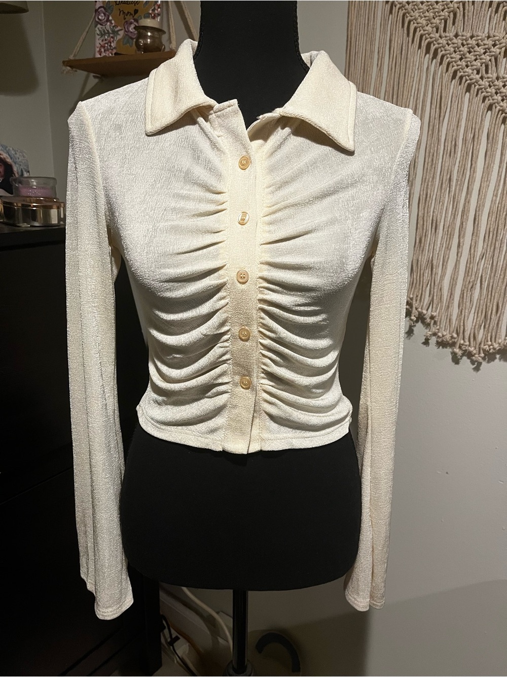 Cream Ruched Button-Front Long Sleeve Shirt